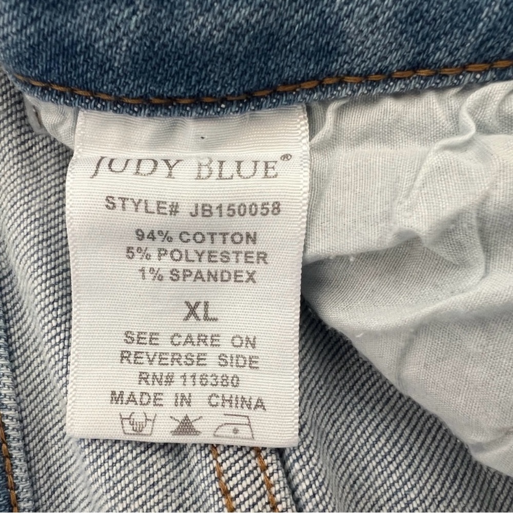 Judy Blue Women's Ripped Jean Shorts - Light Blue - Picture 4 of 4
